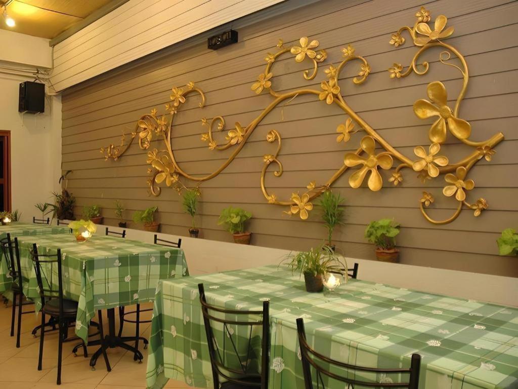 Chayada Garden House And Resort Hotel Nakhonratchasima Buitenkant foto