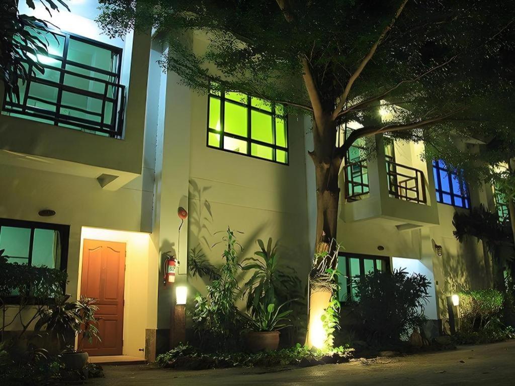 Chayada Garden House And Resort Hotel Nakhonratchasima Buitenkant foto