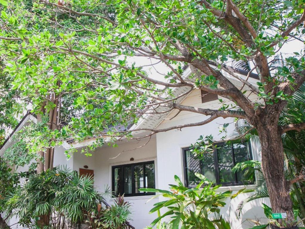 Chayada Garden House And Resort Hotel Nakhonratchasima Buitenkant foto
