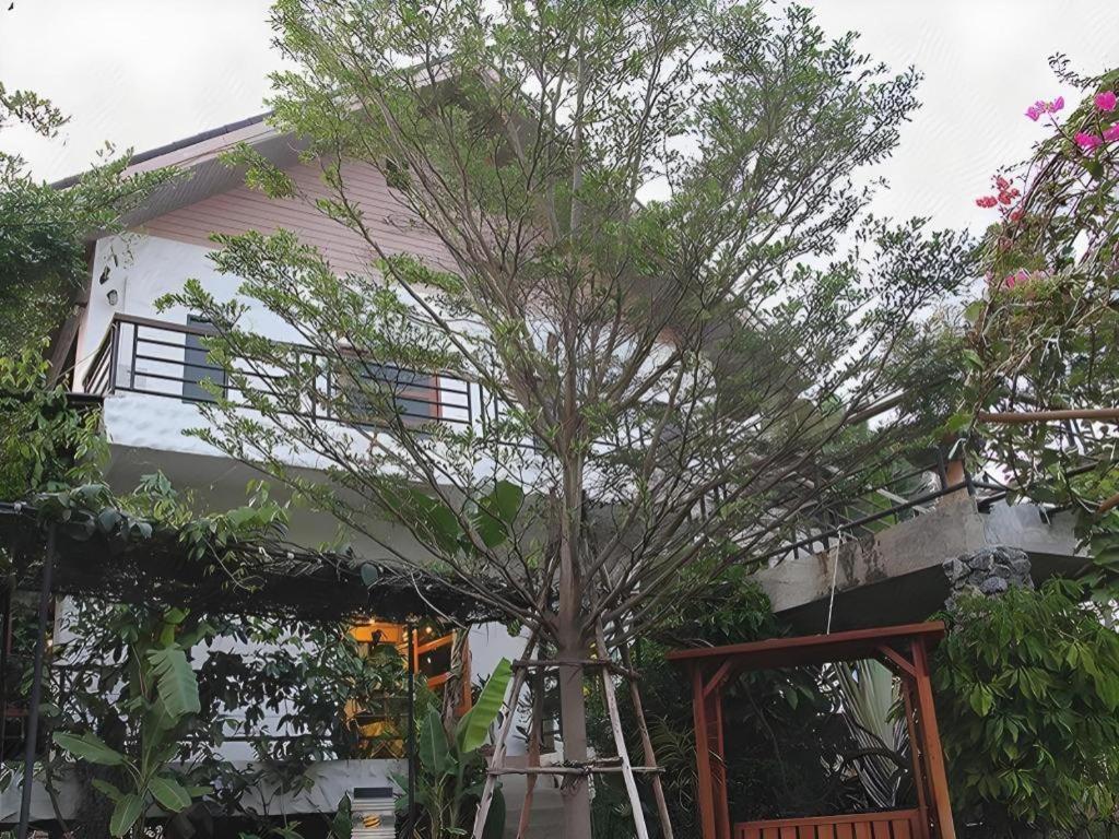 Chayada Garden House And Resort Hotel Nakhonratchasima Buitenkant foto