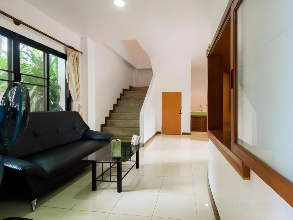 Chayada Garden House And Resort Hotel Nakhonratchasima Buitenkant foto