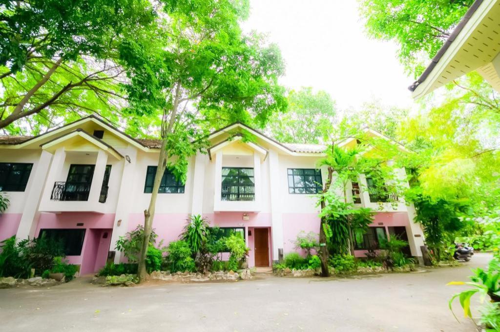 Chayada Garden House And Resort Hotel Nakhonratchasima Buitenkant foto
