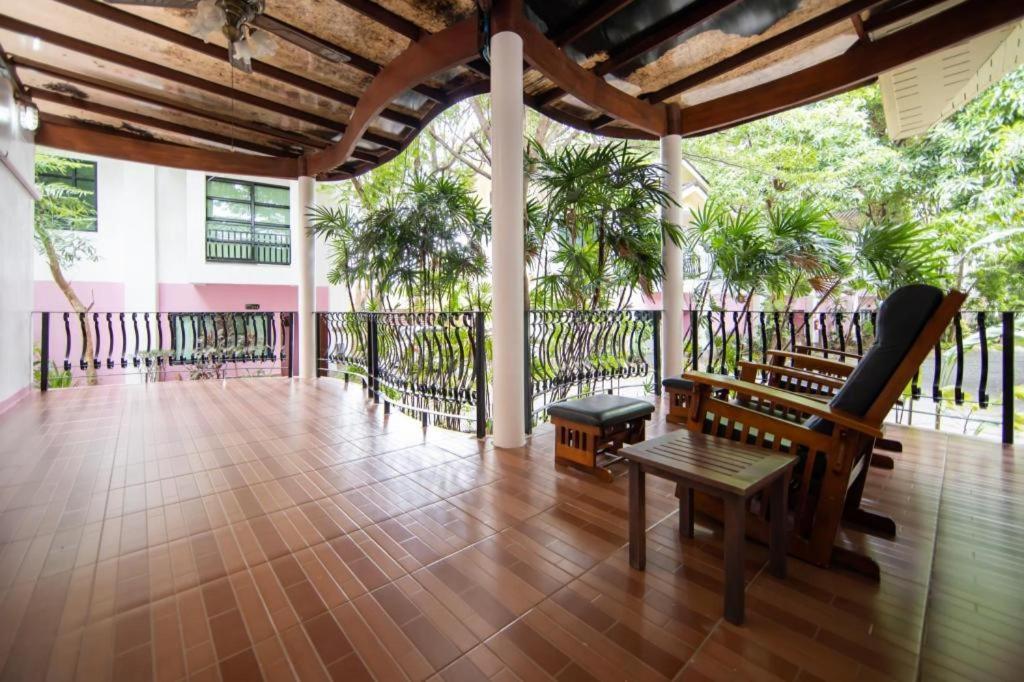 Chayada Garden House And Resort Hotel Nakhonratchasima Buitenkant foto