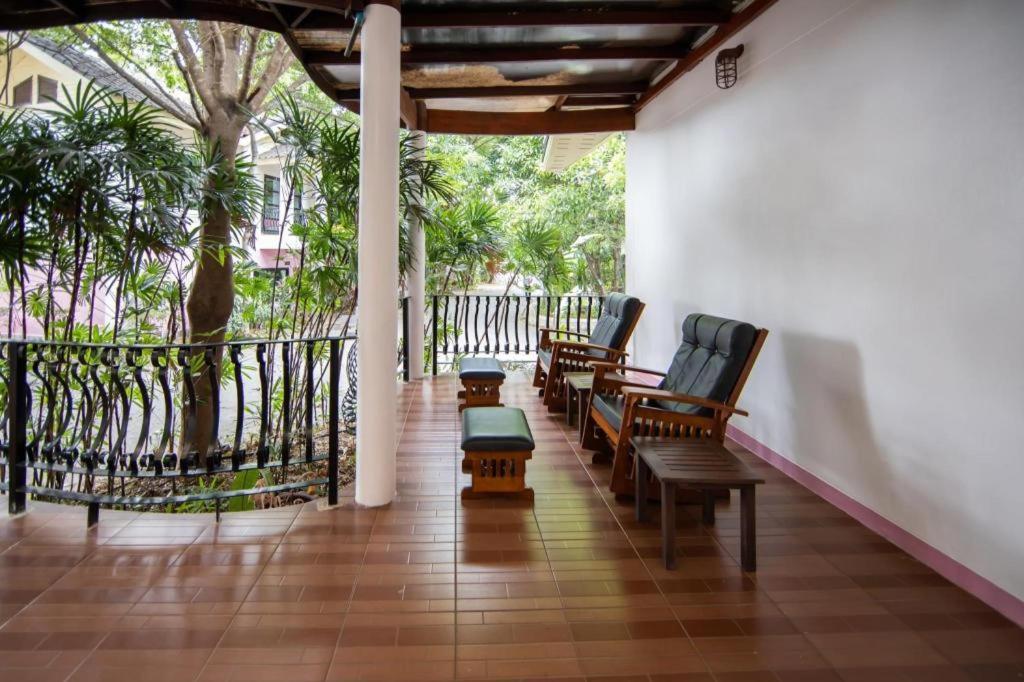 Chayada Garden House And Resort Hotel Nakhonratchasima Buitenkant foto