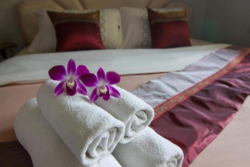 Chayada Garden House And Resort Hotel Nakhonratchasima Buitenkant foto